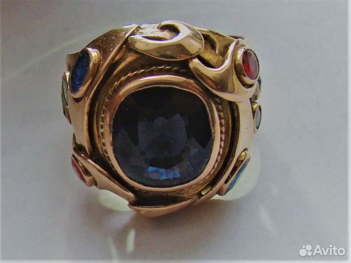 Мужской золотой персте 750 с тёмно синей шпинелью