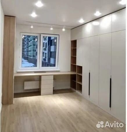 Рабочая зона со шкафом