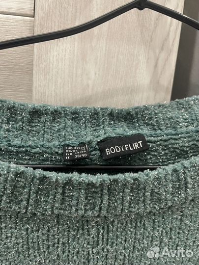 Свитер женский