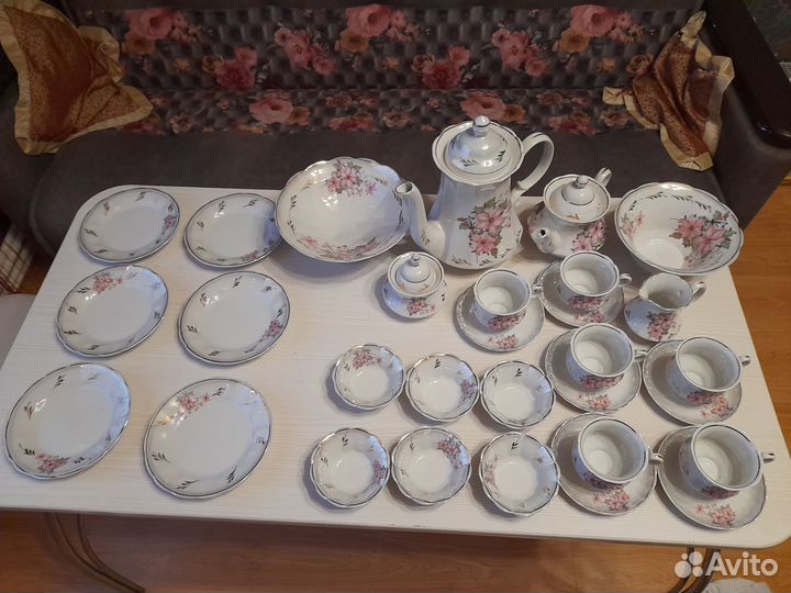 Фарфоровый чайно кофейный сервиз(коростень)