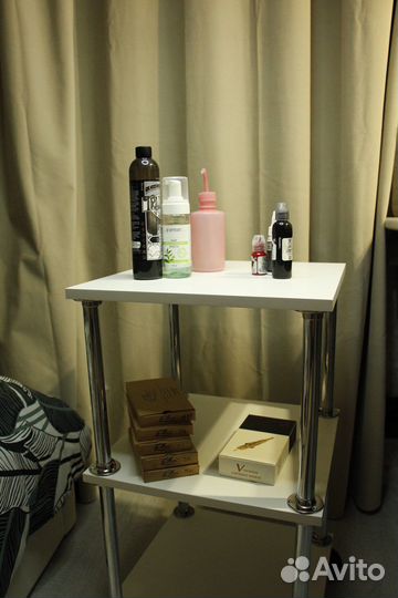 Тумбочка косметологическая на колесах