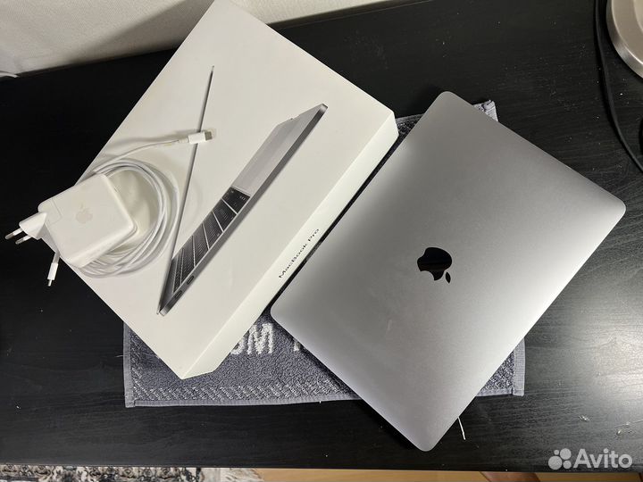 Macbook pro 13 2016 i5 256gb 8gb