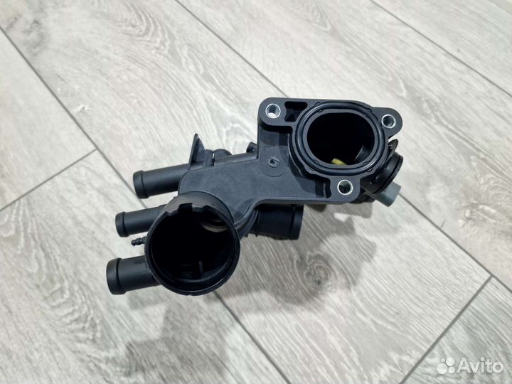 Корпус термостата в сборе 1.4 VW Polo 4, Skoda