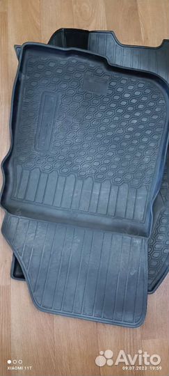 Автомобильные коврики рено дастер