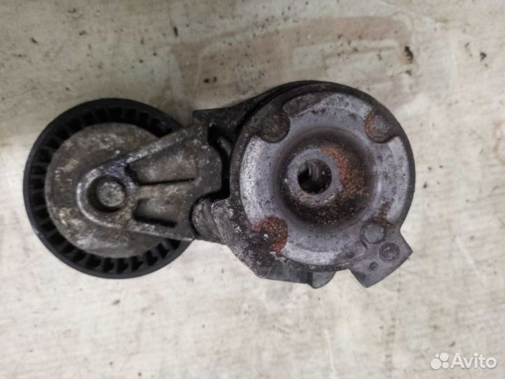 Ролик двигателя N73B60 BMW