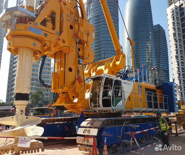 На разборке Джон дир John Deere