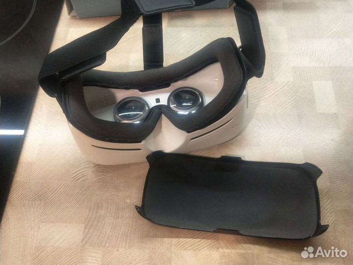 Очки виртуальной реальности samsung gear vr