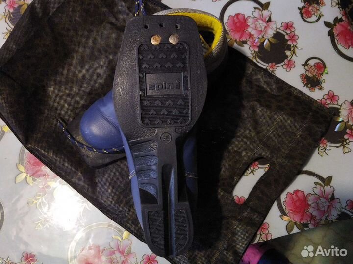 Лыжные ботинки 35