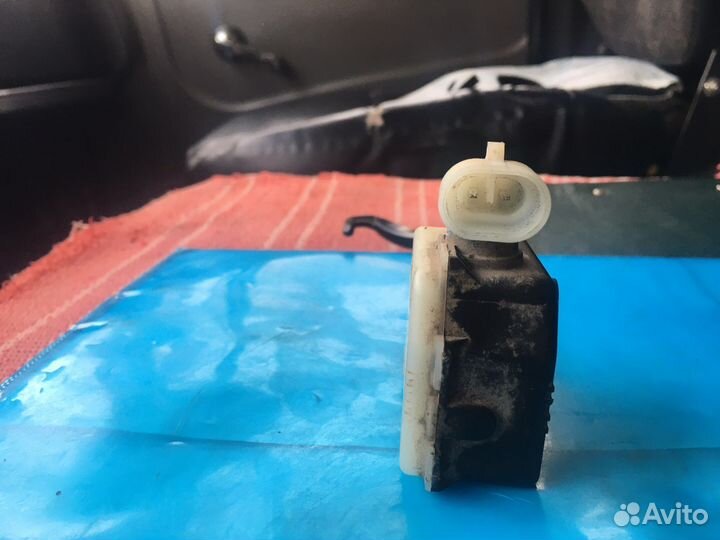 Активатор замка крашки бензобака