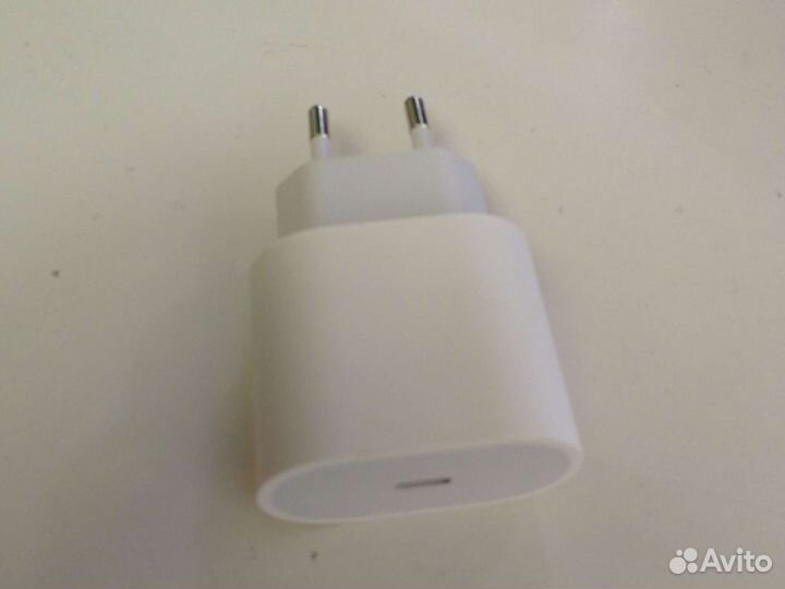 Зарядное устройство для телефона Apple