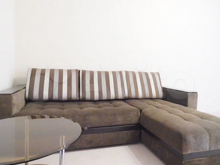 2-к. квартира, 65 м², 17/25 эт.