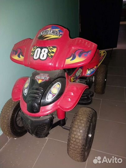 Детский квадроцикл на аккумуляторе