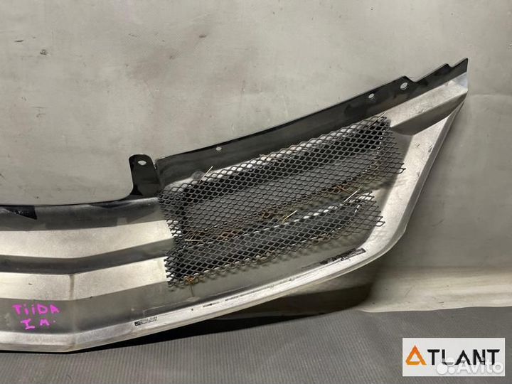 Решетка nissan tiida