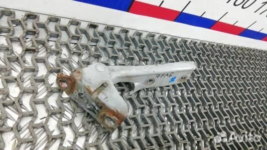 Петля капота mitsubishi pajero 3 (77A06D502)