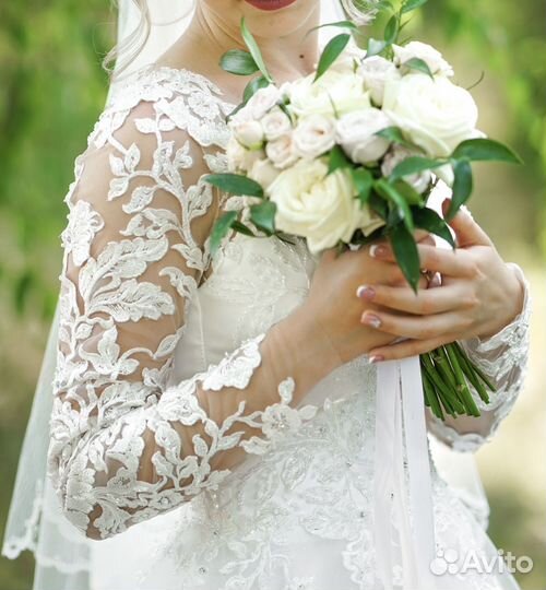 Свадебное платье 42 44 бу