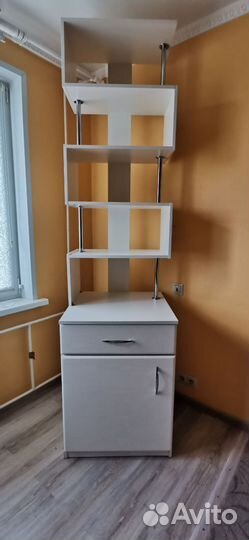 Письменный стол для школьника белый