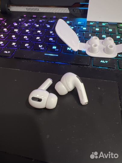 Продаю эирподс про оригинал но без провода