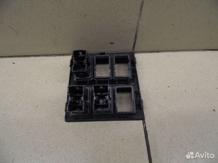 Накладка (кузов внутри) Hi Lux 2015