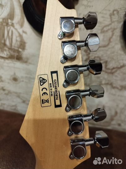 Продам электрогитару