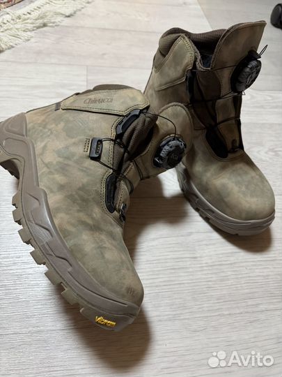 Туристические ботинки