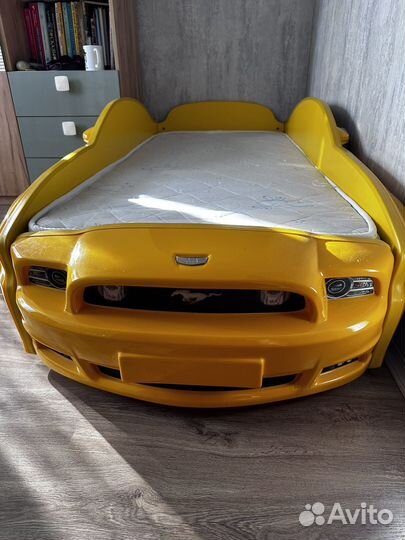 Детская кровать машинка с матрасом