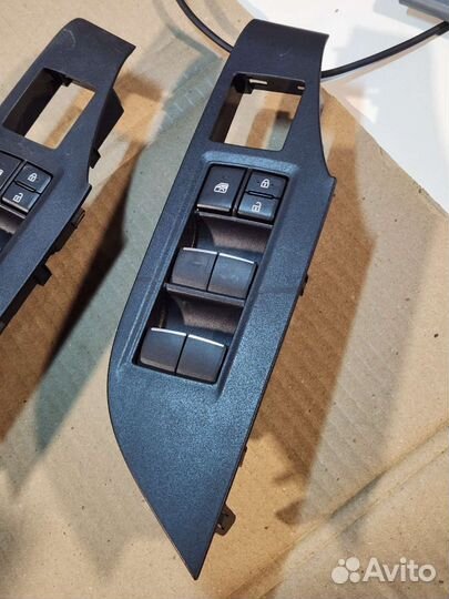 84040-42030 блок кнопок стеклоподъемника Rav4 XA50