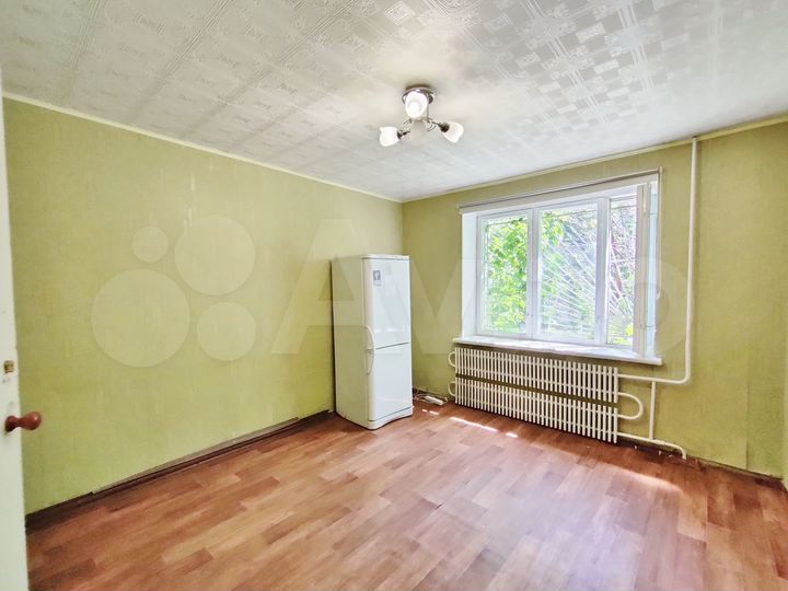 Комната 13 м² в 8-к., 2/9 эт.