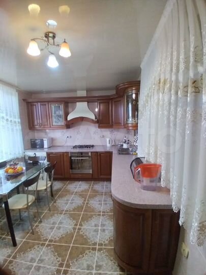 Дом 250 м² на участке 4 сот.