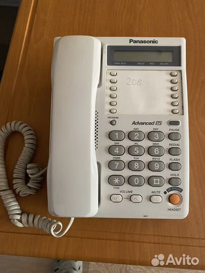 Цифровая миниатс Samsung 7070 с телефонами