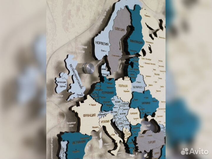 Карта мира из дерева на стену