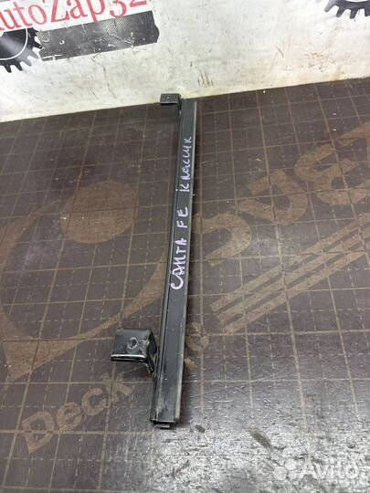 Направляющая стекла передней двери Hyundai Santa F