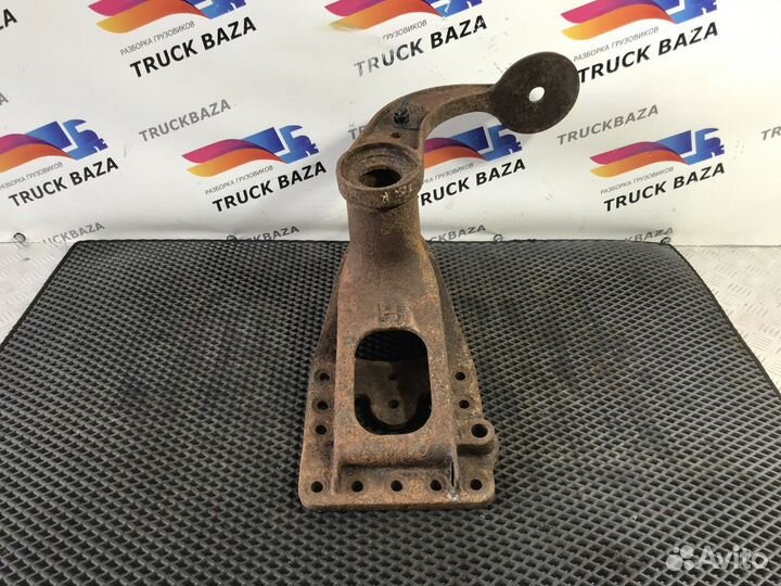 Кронштейн реактивной тяги правый Man TGS