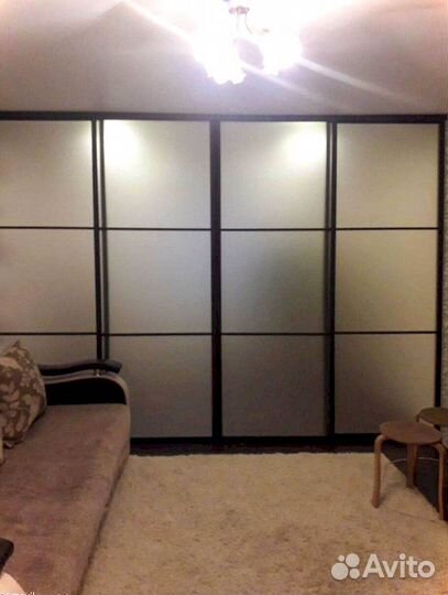 Стеклянная перегородка