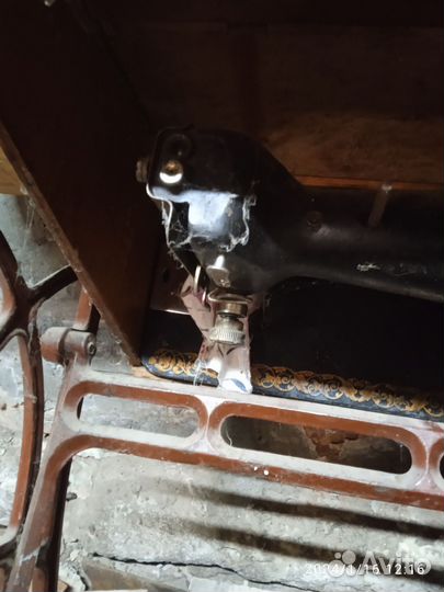 Швейная машинка зингер