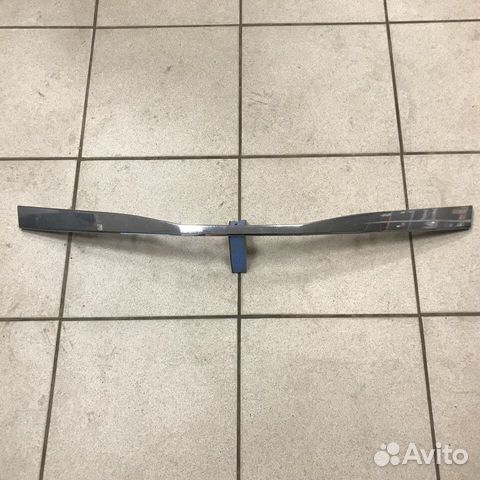 Молдинг решетки радиатора Suzuki grand vitara II