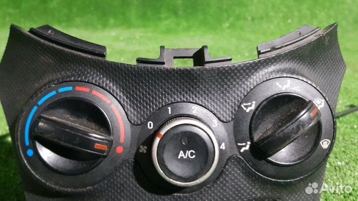 Блок управления климат-контролем Hyundai Solaris