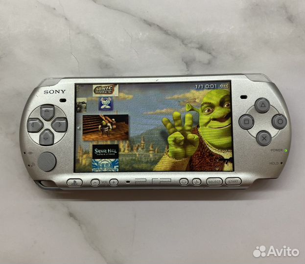 Sony PSP 3008 прошитая + 130 игр