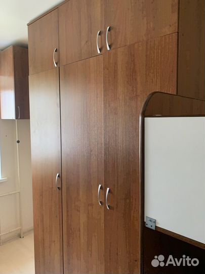 Шкаф трехстворчатый с антресолью