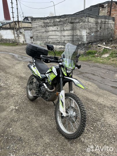 Ветровое стекло на мотоцикл универсальное