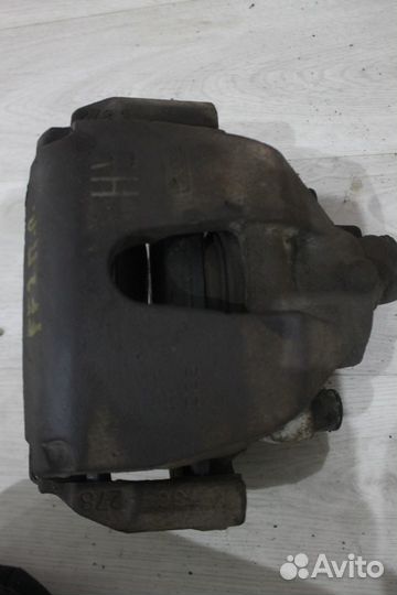 Суппорт передний Ford Focus 2