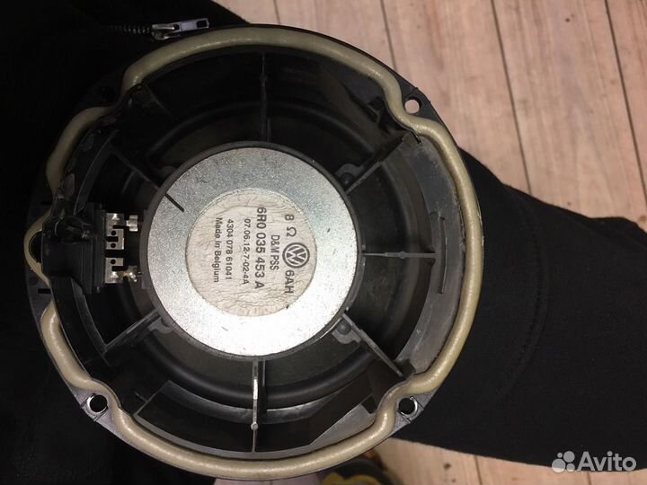 Широкополосный динамик на фольксваген поло седан