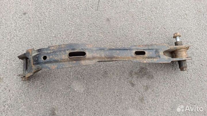 Тяга задняя верхняя зад на Opel Vectra B