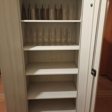 Шкаф распашной двухстворчатый