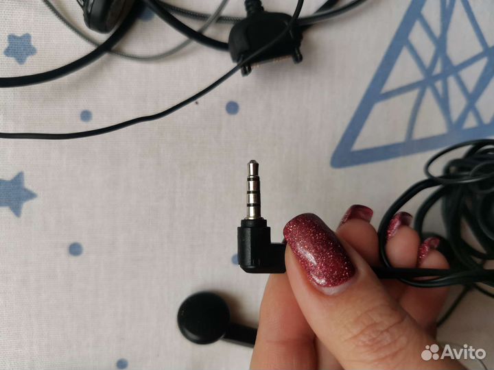 Наушники для телефона