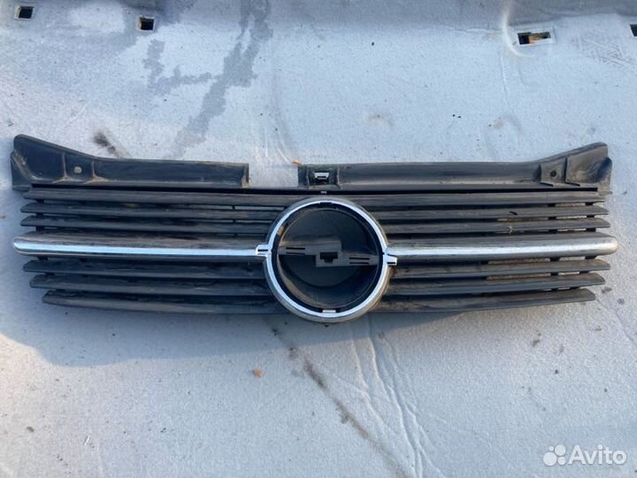 Решетка радиатора Opel Omega B 1999-2003