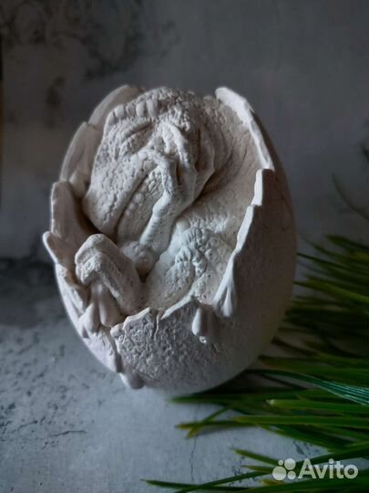 Яйцо дракона, можно раскрасить детям красками