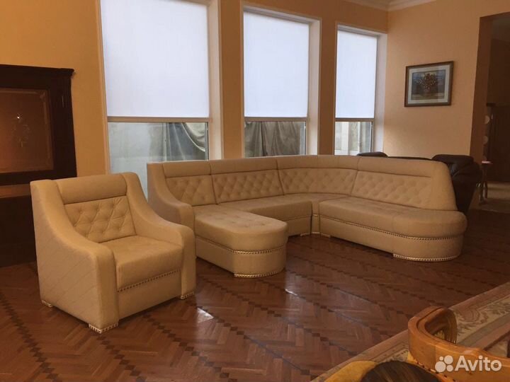 Кожаный угловой холл