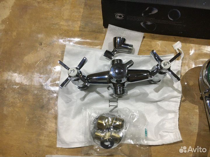 Смеситель для ванны с душем