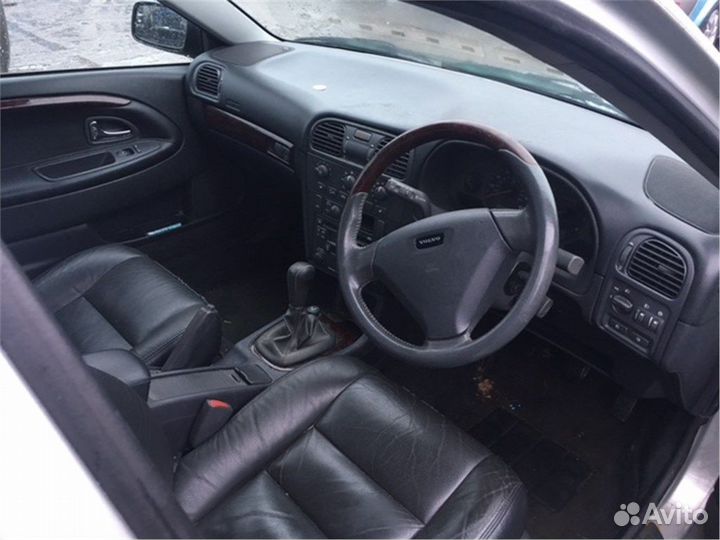 Разбор на запчасти Volvo S40 / V40