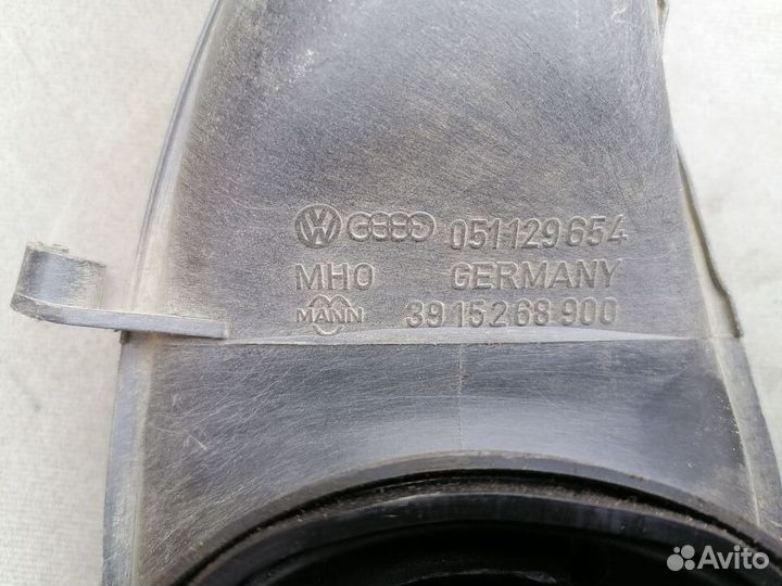 Воздуховод VAG 051129654 VW Passat (B3) 1988-1993